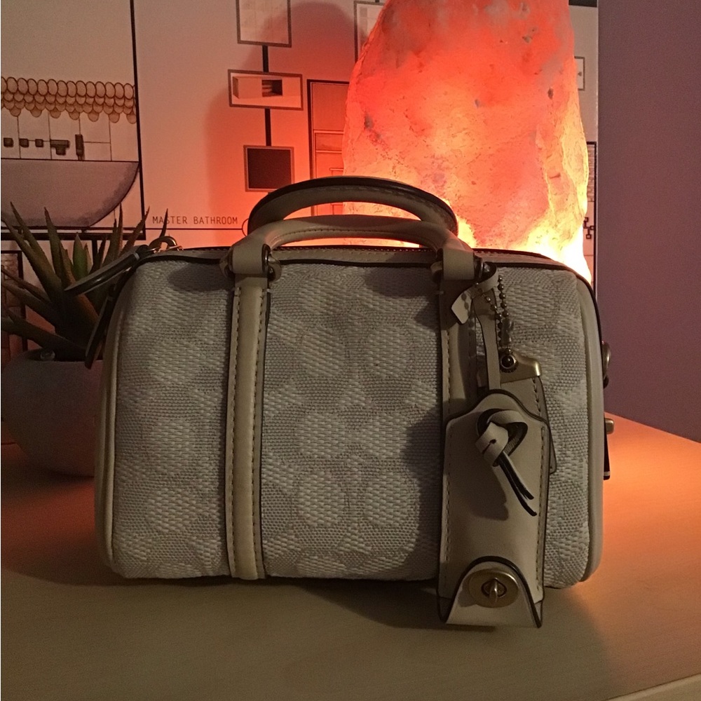 Coach logo ruby 18 - Picture 2 of 9